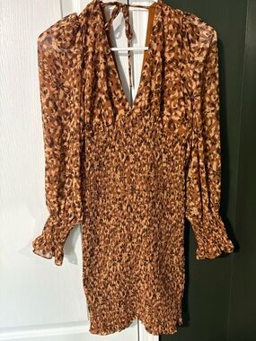 Steve Madden Size Small V-Neck Floral Orange Ruched Dress